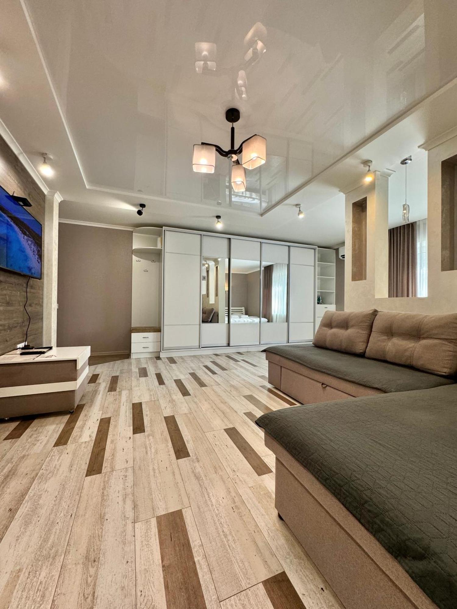 Apartpoltava Розкішна Студія З Кутовою Ванною, 1-Й Будинок Біля Корпусного Парку, Панорамний Балкон מראה חיצוני תמונה
