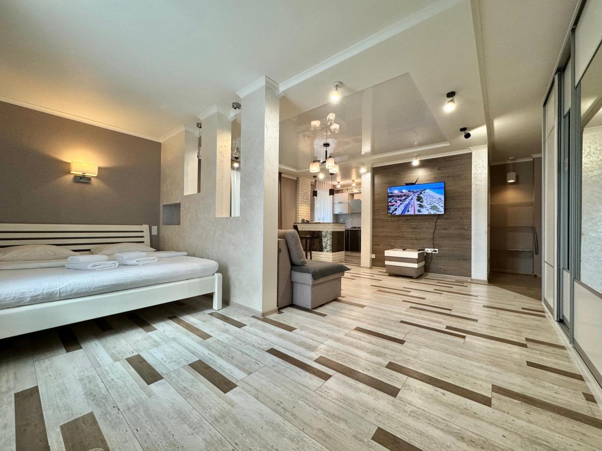 Apartpoltava Розкішна Студія З Кутовою Ванною, 1-Й Будинок Біля Корпусного Парку, Панорамний Балкон מראה חיצוני תמונה